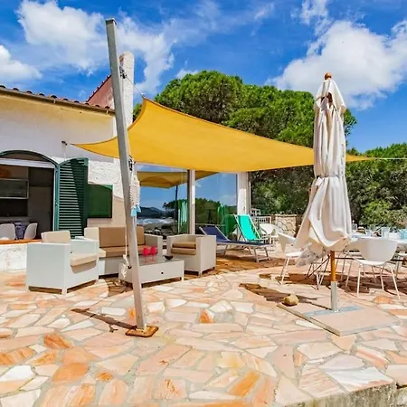 Semesterbostad Scirocco Est Lacona