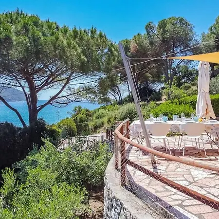 別荘 Scirocco Est ラコナ