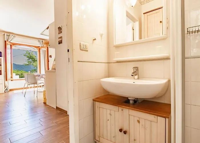 Scirocco Est Tatil Evi Lacona