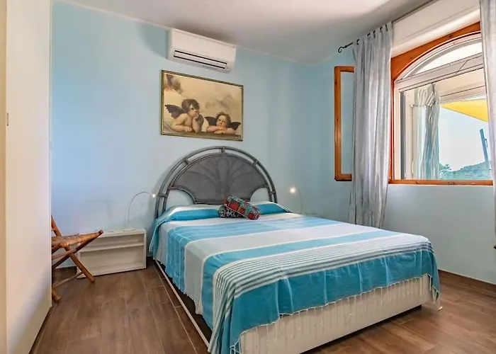 Scirocco Est * Lacona